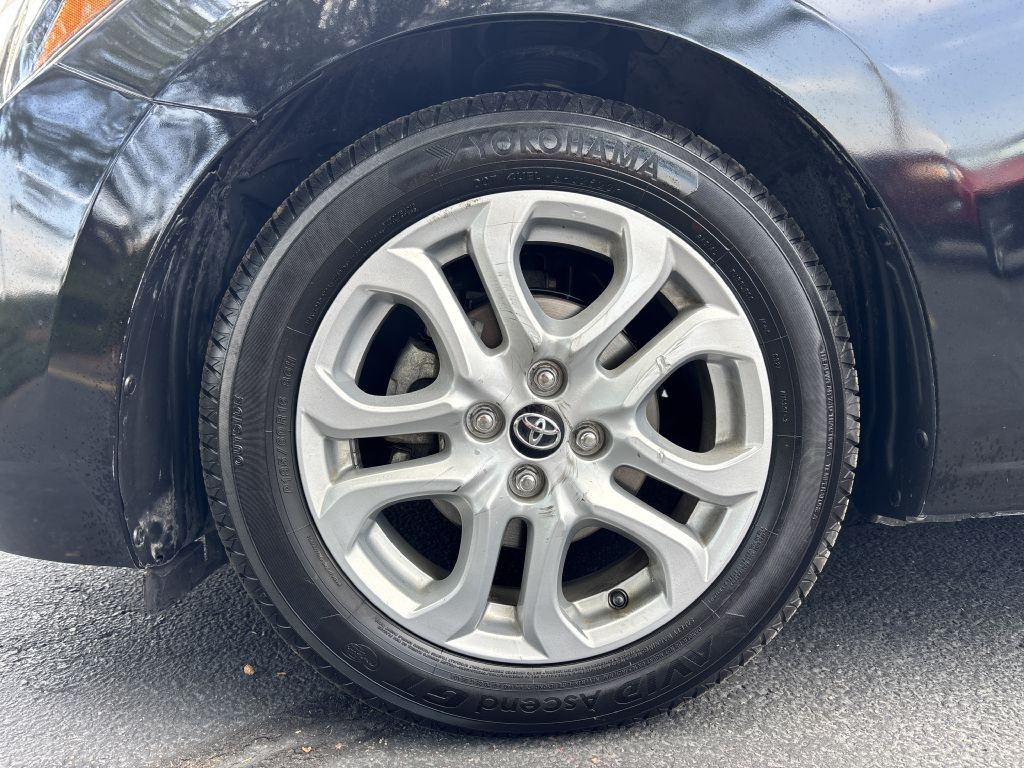 2017 Toyota Yaris Image 26