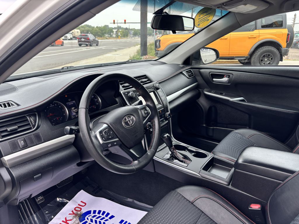 2015 Toyota Camry Image 11