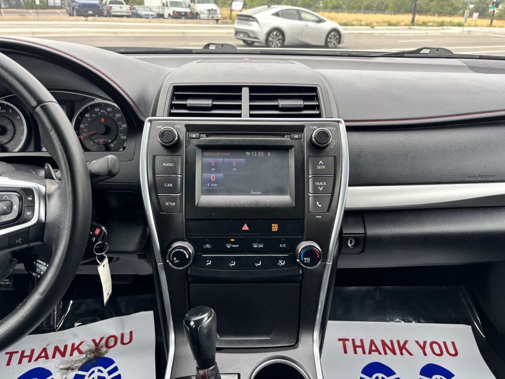 2015 Toyota Camry Image 18
