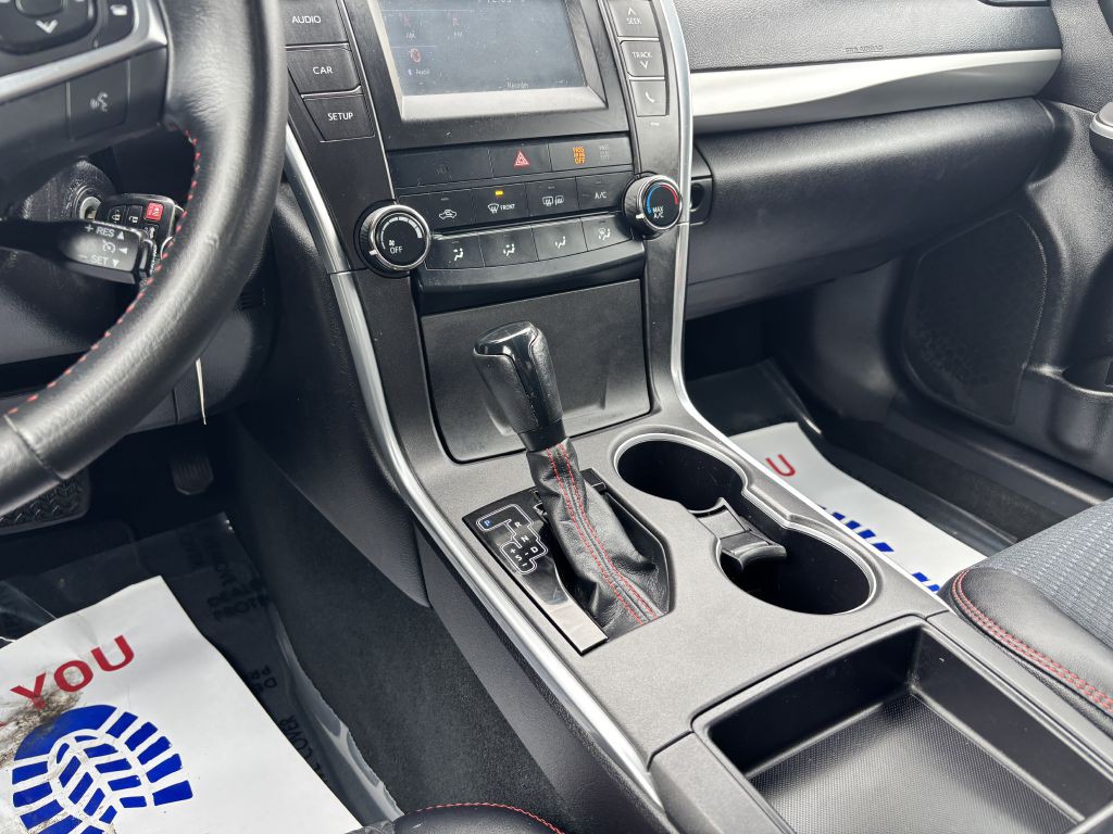 2015 Toyota Camry Image 19