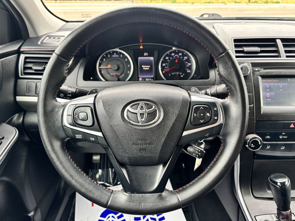 2015 Toyota Camry Image 21