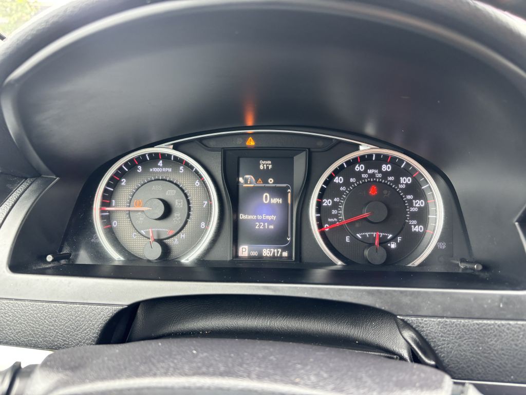 2015 Toyota Camry Image 22