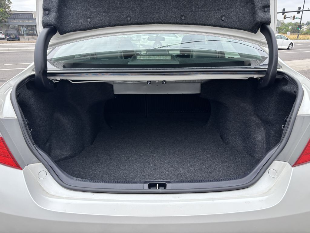 2015 Toyota Camry Image 25