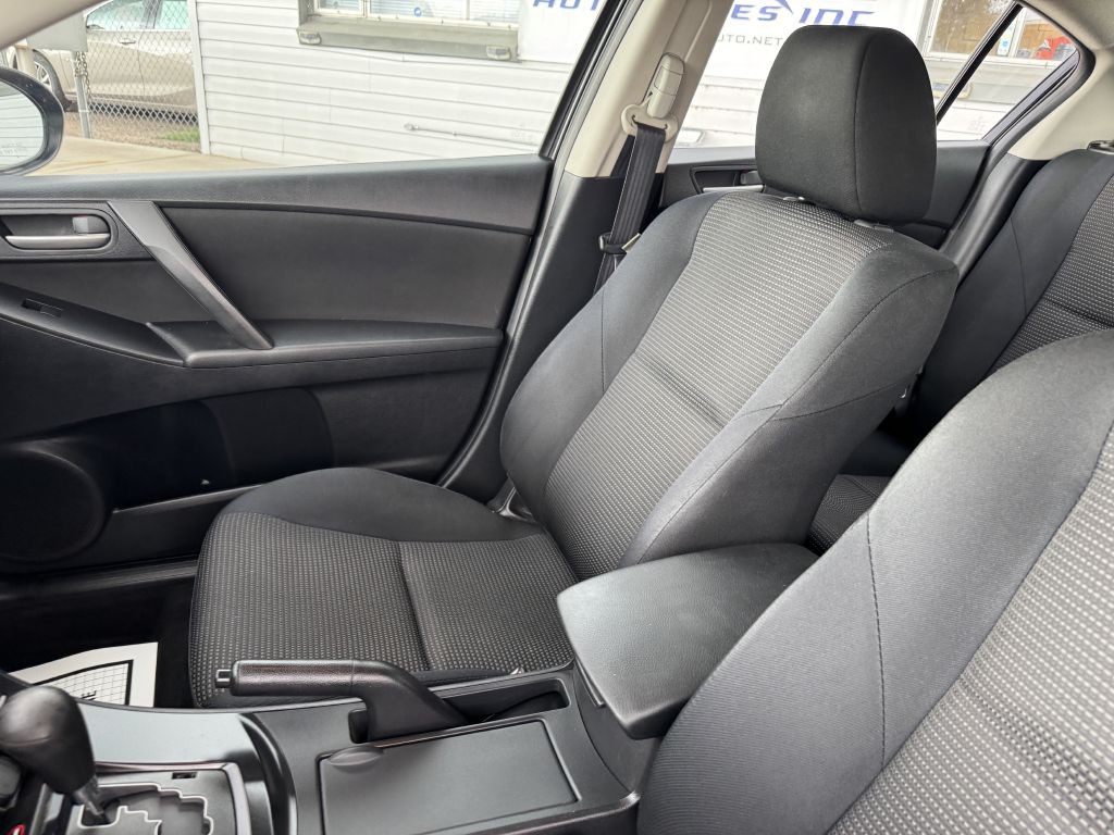2012 Mazda Mazda3 Image 13