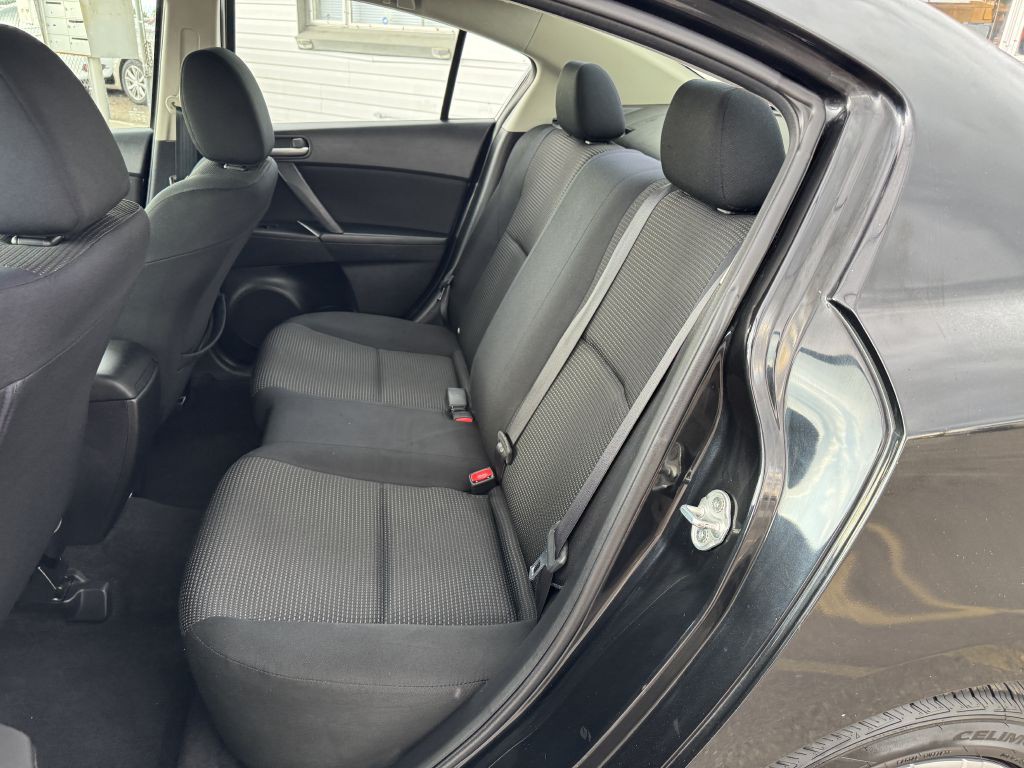 2012 Mazda Mazda3 Image 16