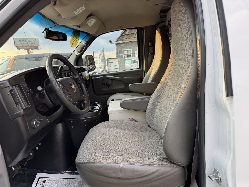2014 Chevrolet Express Image 11