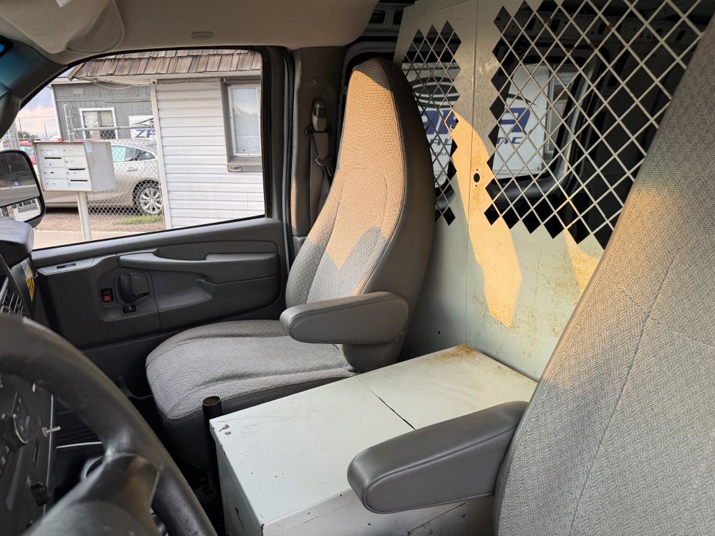 2014 Chevrolet Express Image 13