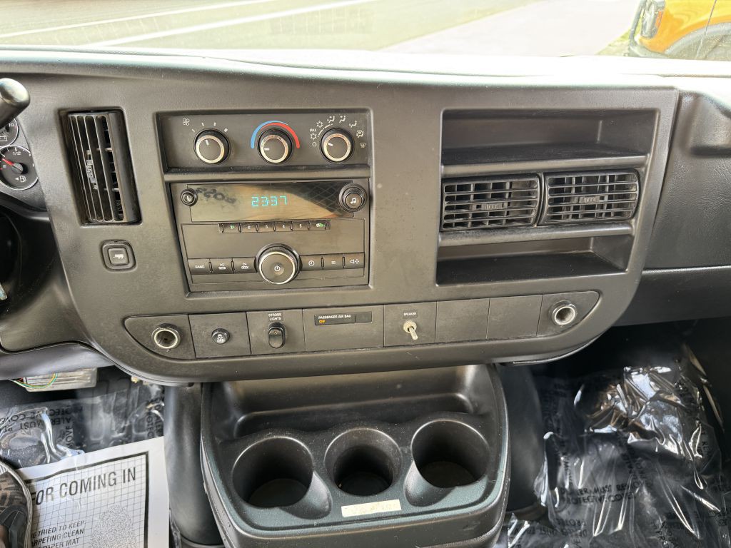 2014 Chevrolet Express Image 18