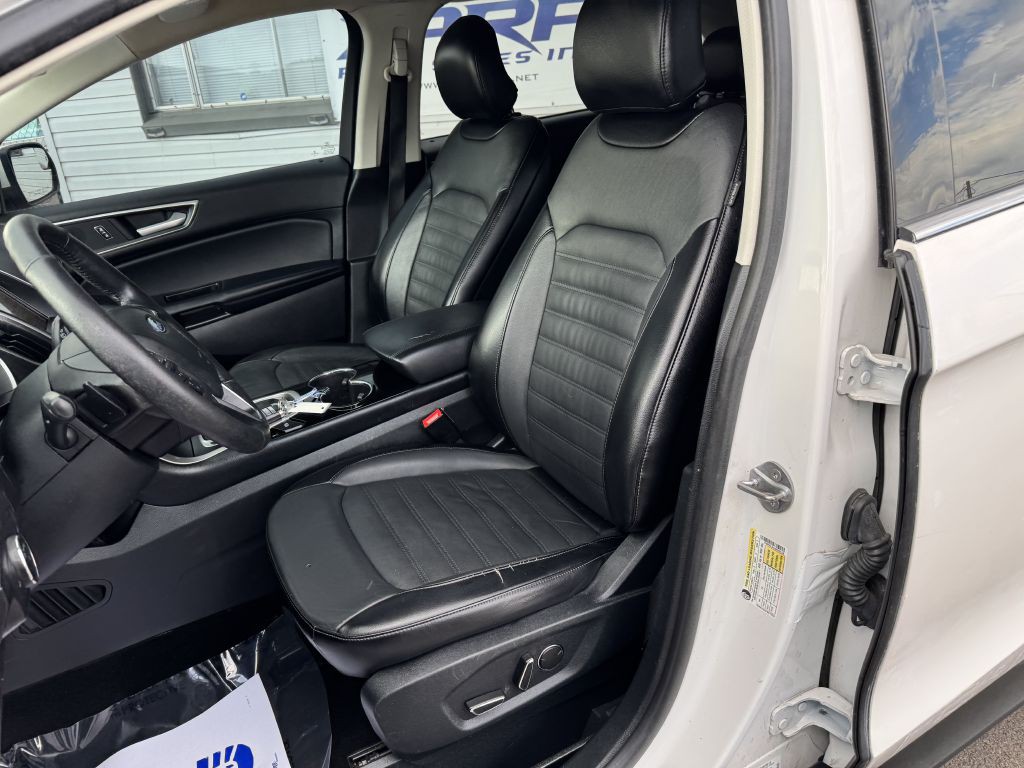 2018 Ford Edge Image 12