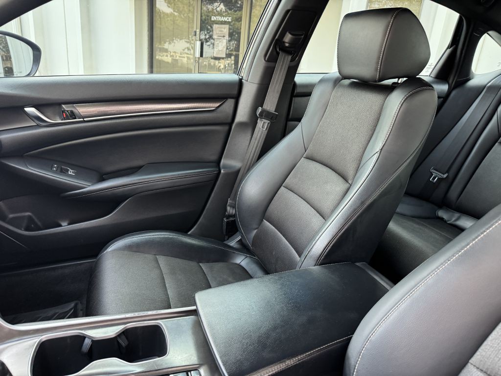 2018 Honda Accord Image 13