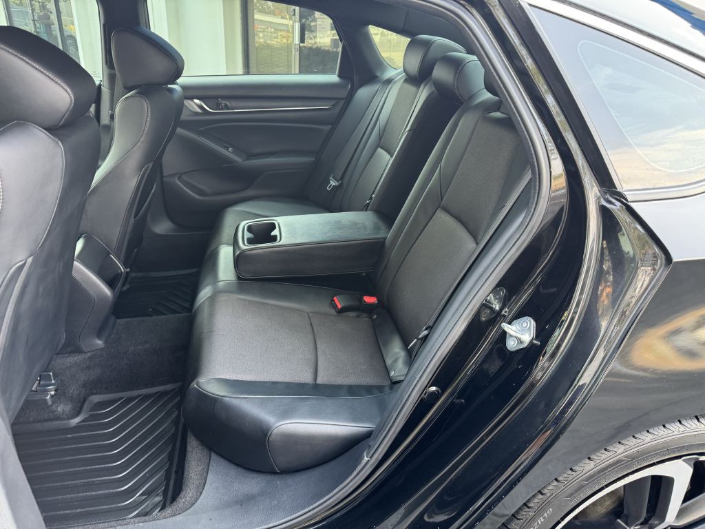 2018 Honda Accord Image 16
