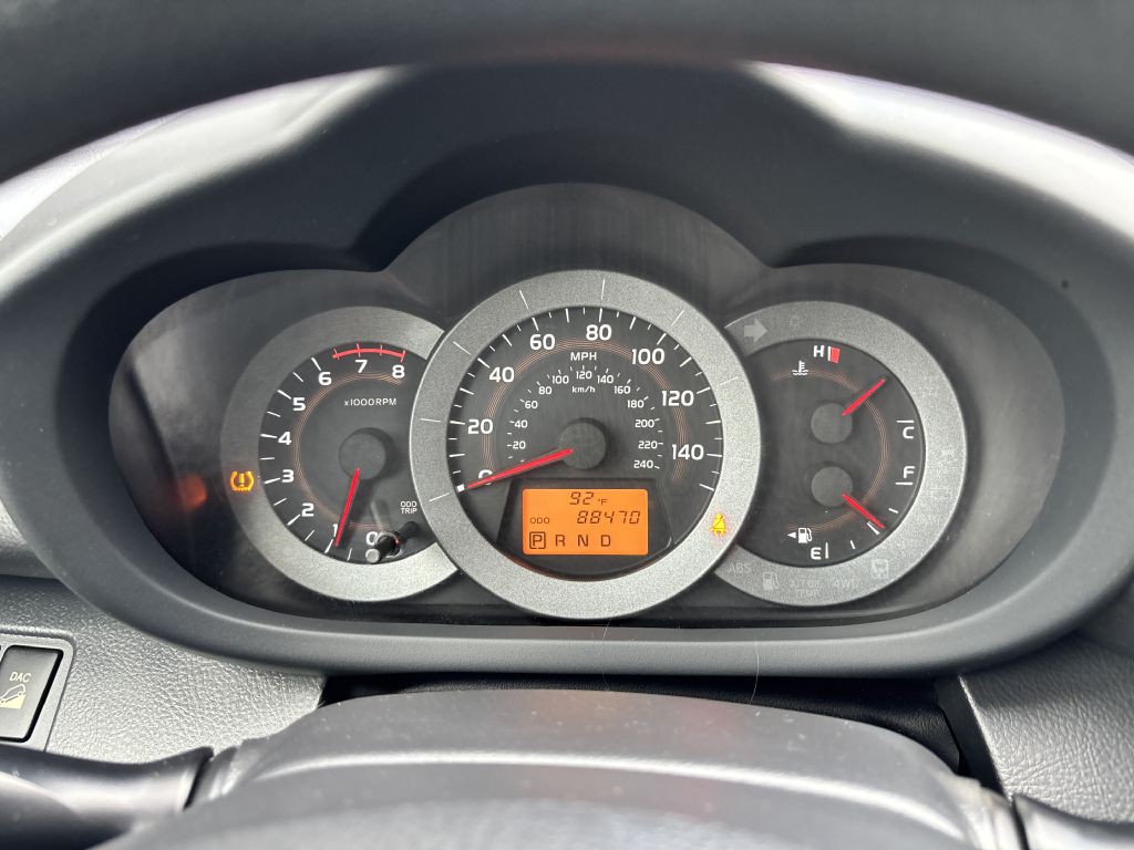 2011 Toyota Rav4 Image 24