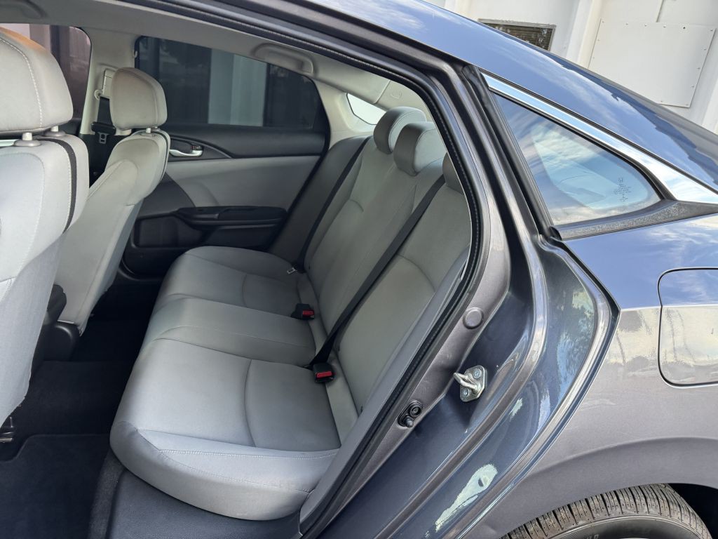 2016 Honda Civic Image 16