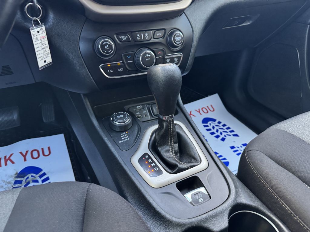 2018 Jeep Cherokee Image 19