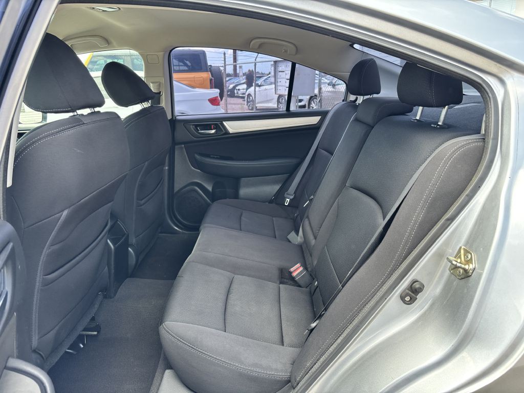 2016 Subaru Legacy Image 16