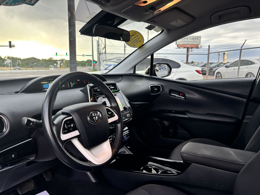2018 Toyota Prius Image 11