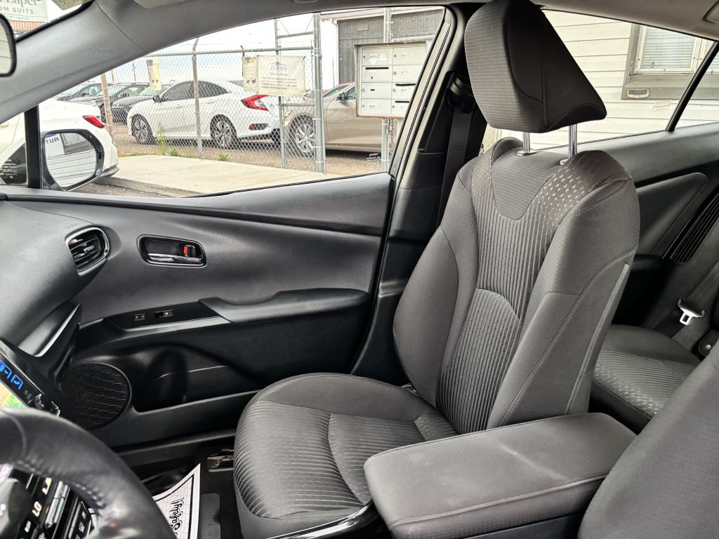 2018 Toyota Prius Image 14