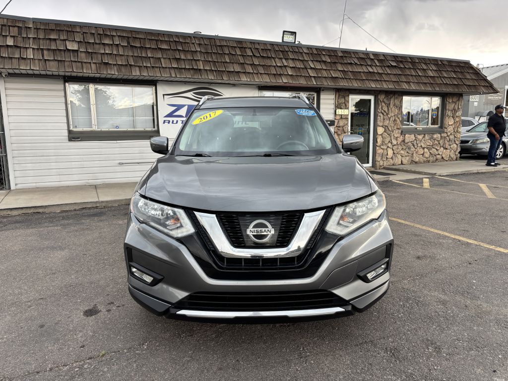 2017 Nissan Rogue Image 2