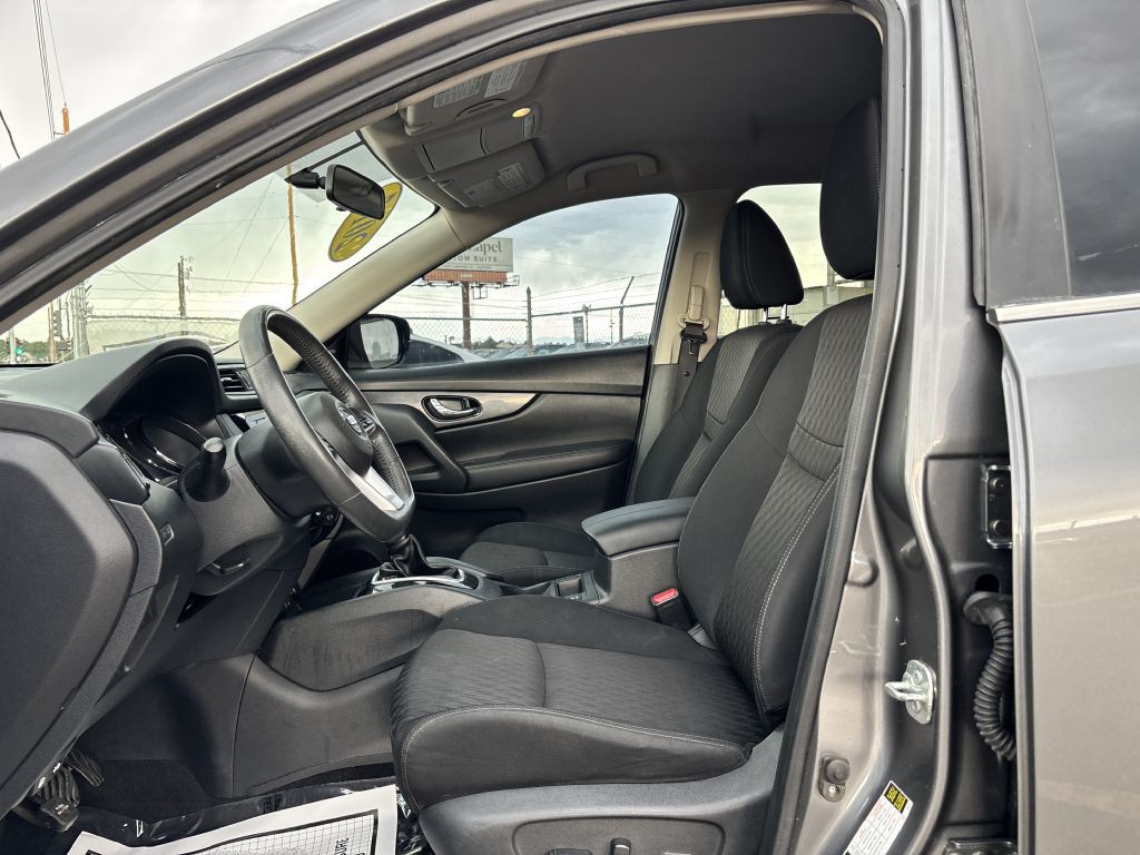 2017 Nissan Rogue Image 12