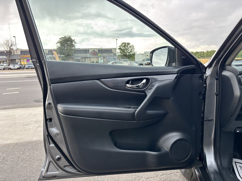 2017 Nissan Rogue Image 15