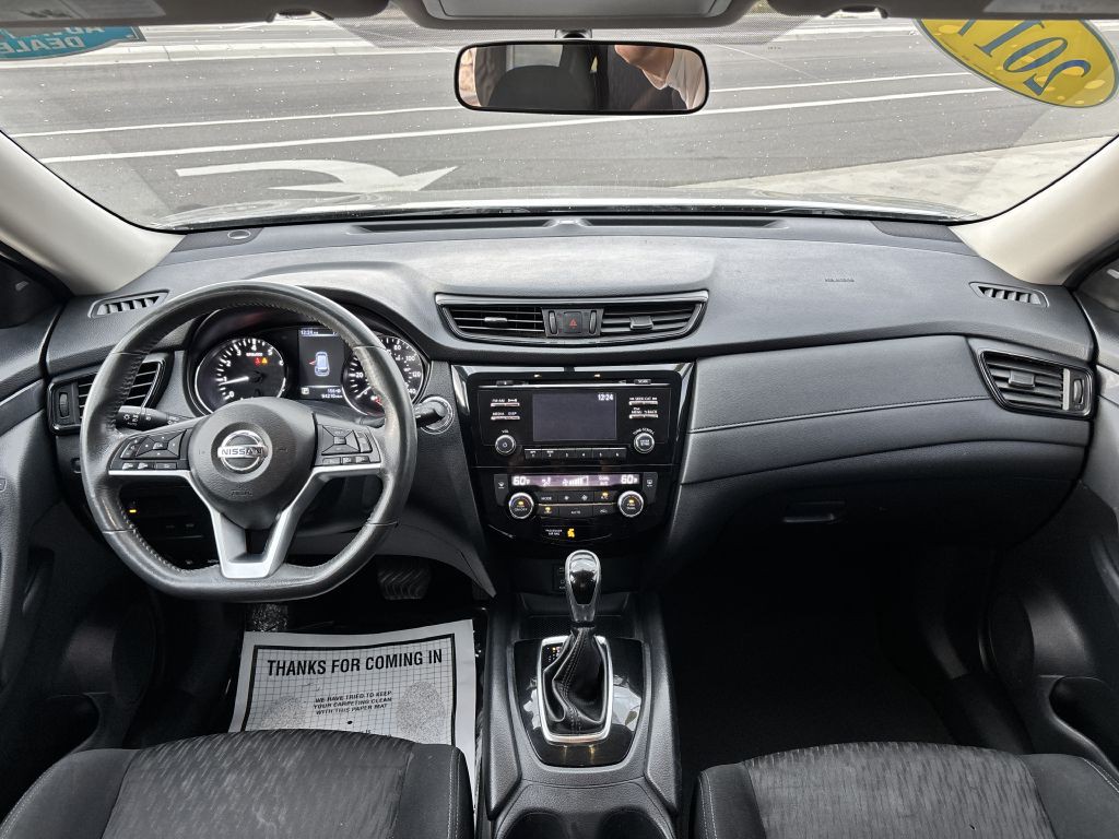 2017 Nissan Rogue Image 17