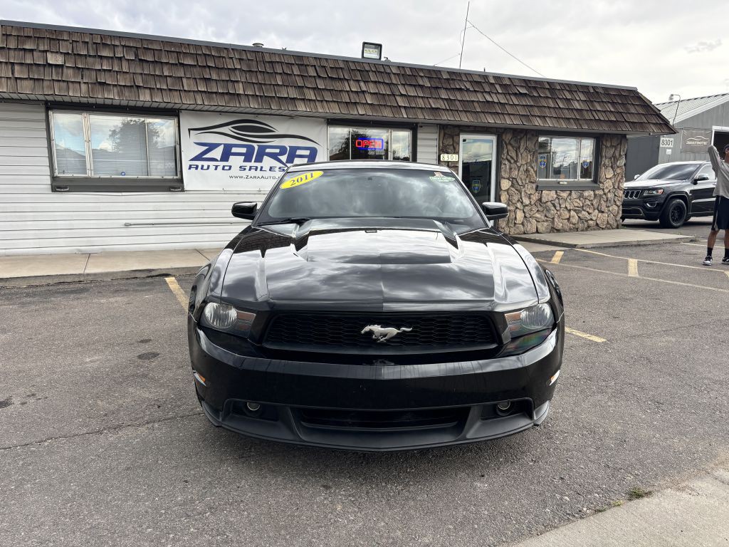 2011 Ford Mustang Image 2