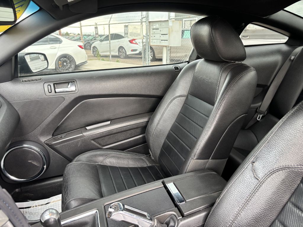 2011 Ford Mustang Image 14
