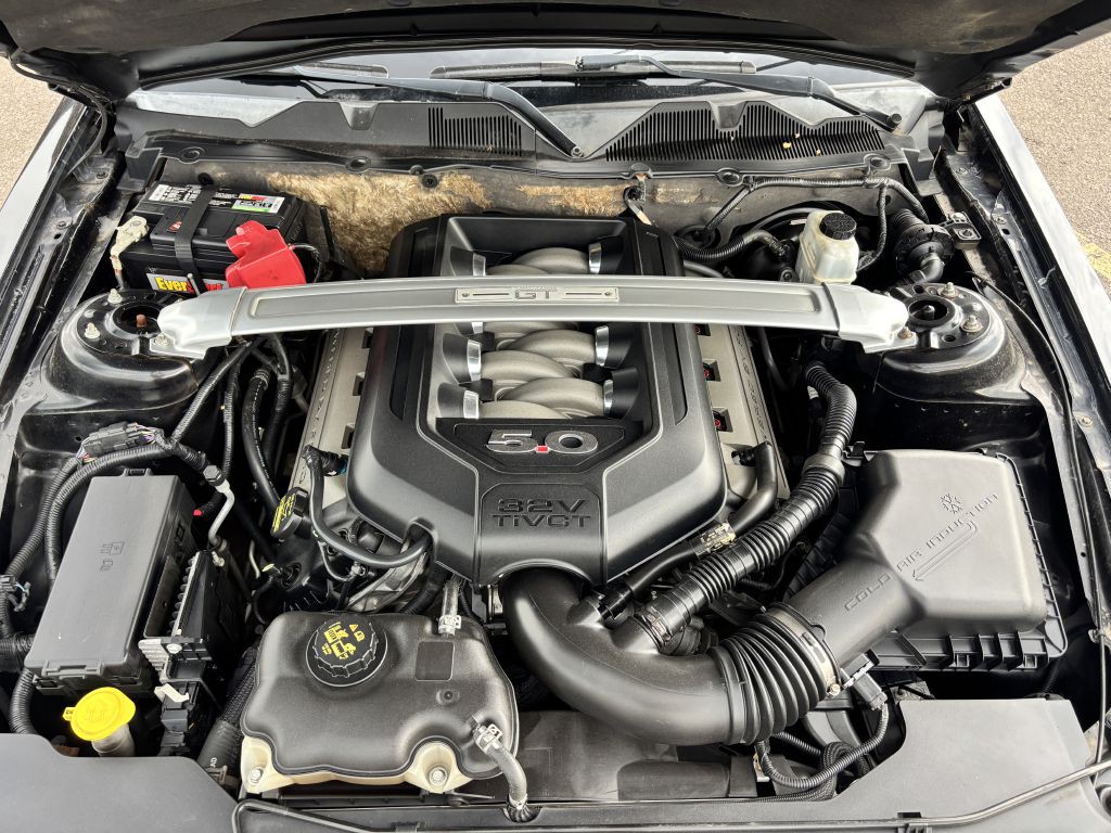 2011 Ford Mustang Image 23