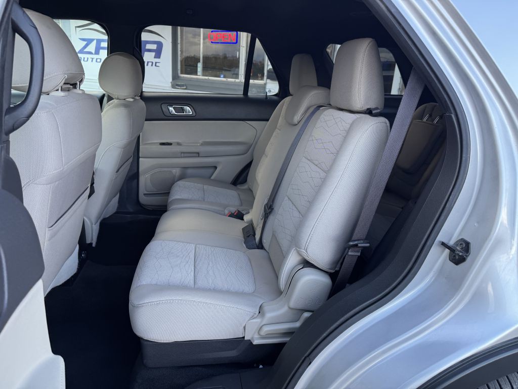 2013 Ford Explorer Image 16