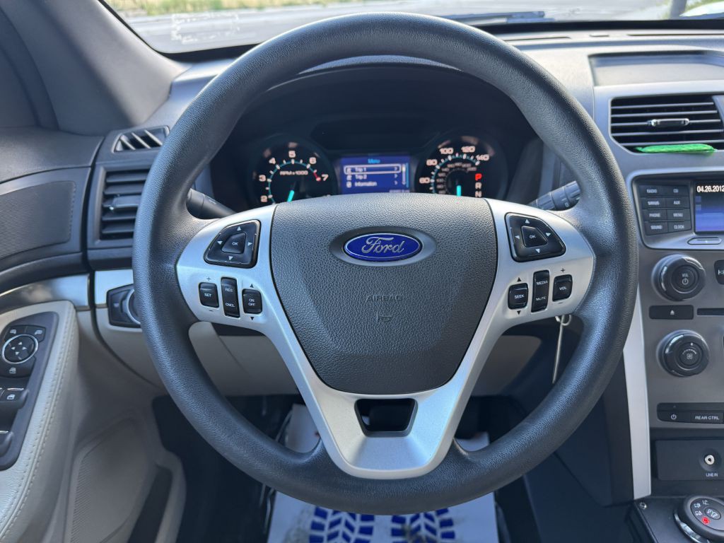 2013 Ford Explorer Image 21