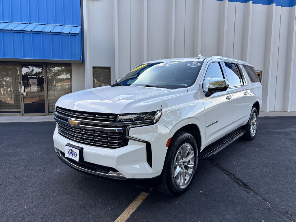 2023 Chevrolet Suburban Image 3
