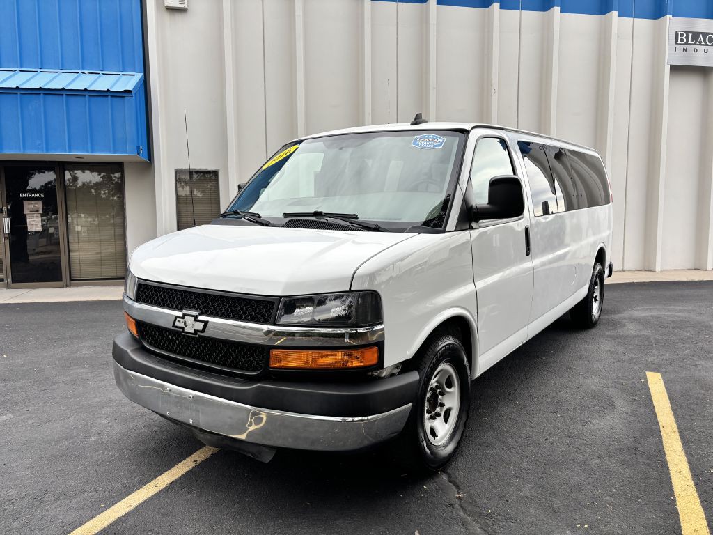 2016 Chevrolet Express Image 3