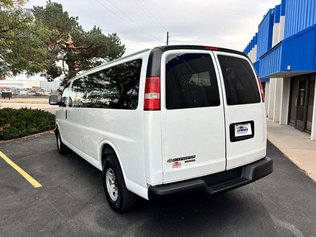 2016 Chevrolet Express Image 5