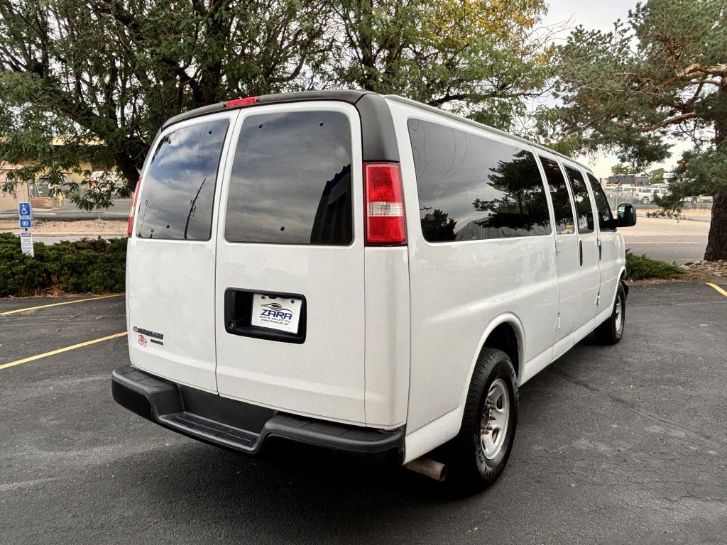 2016 Chevrolet Express Image 7