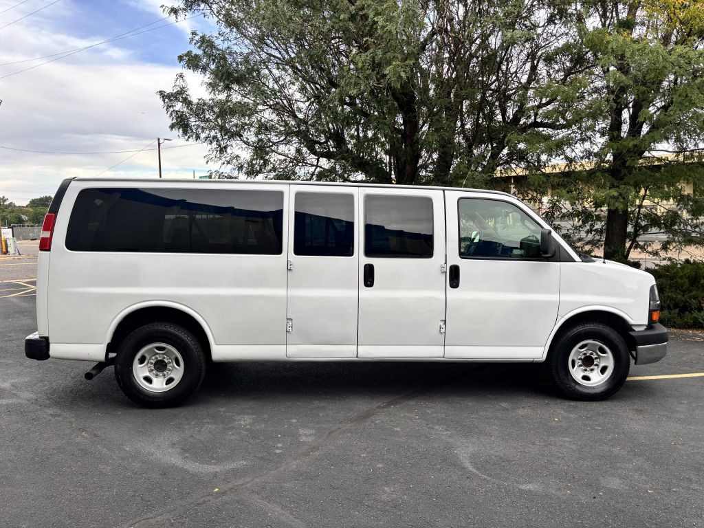 2016 Chevrolet Express Image 8