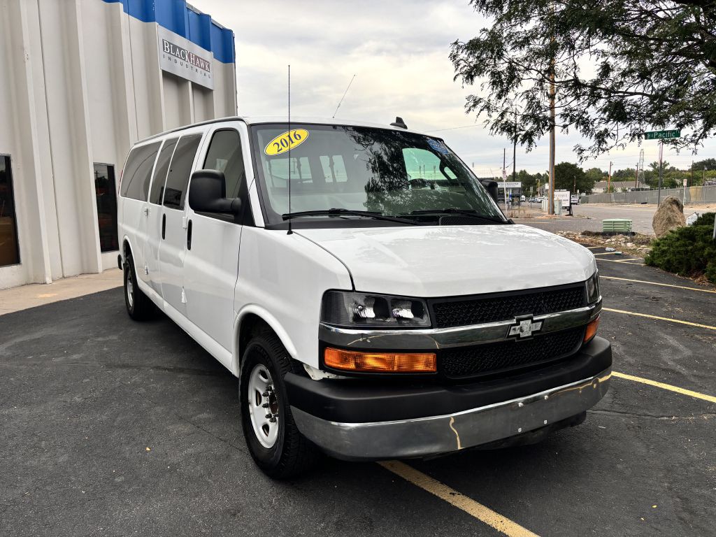 2016 Chevrolet Express Image 9
