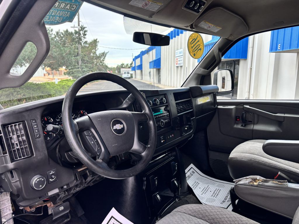 2016 Chevrolet Express Image 10