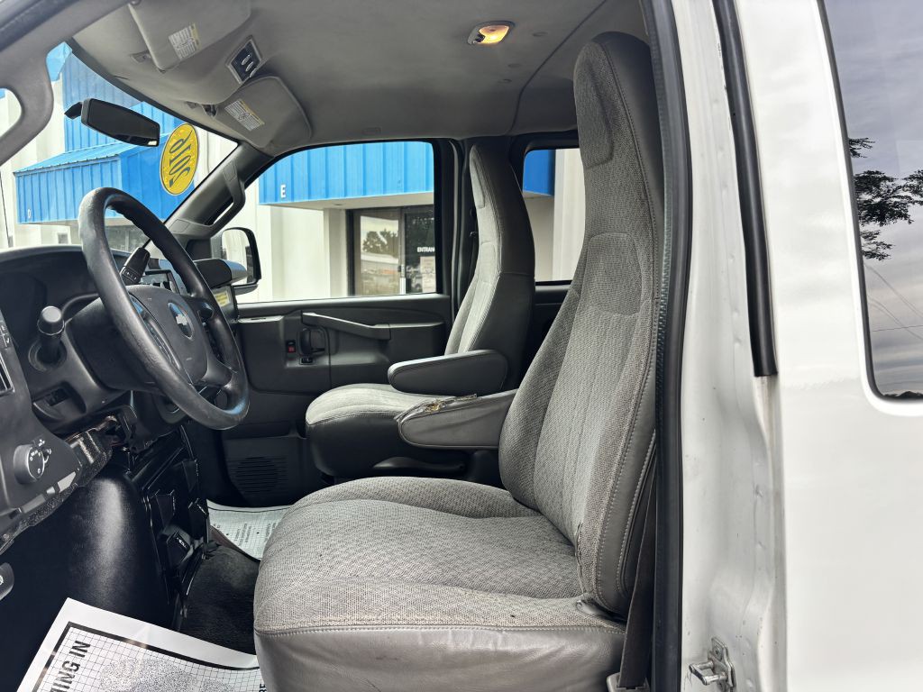 2016 Chevrolet Express Image 11
