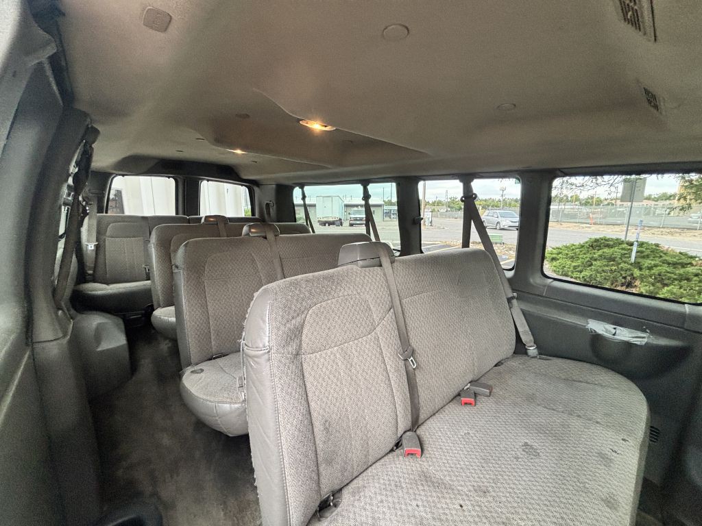 2016 Chevrolet Express Image 20