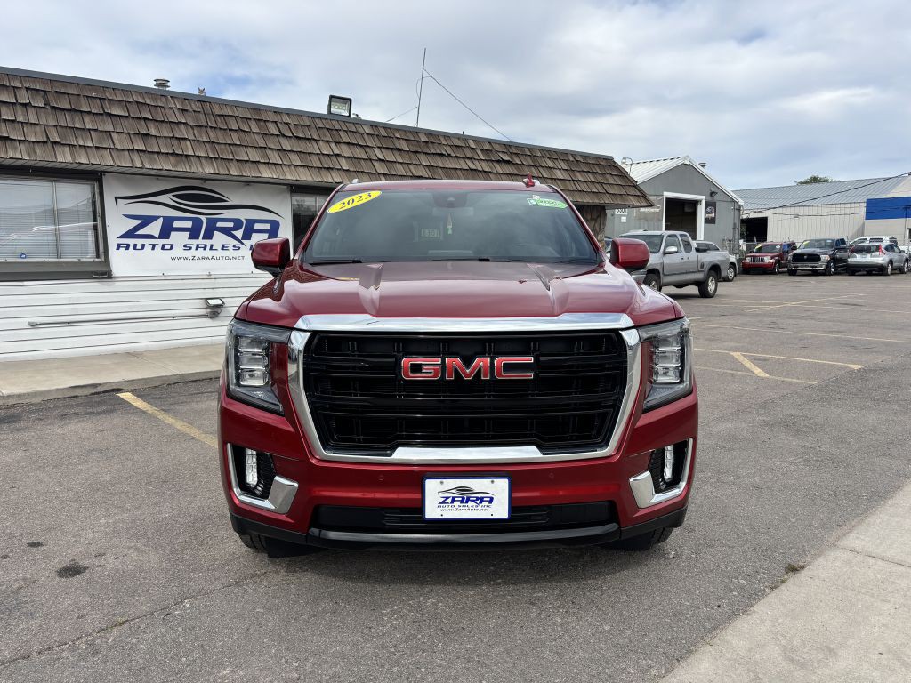 2023 GMC Yukon Image 2