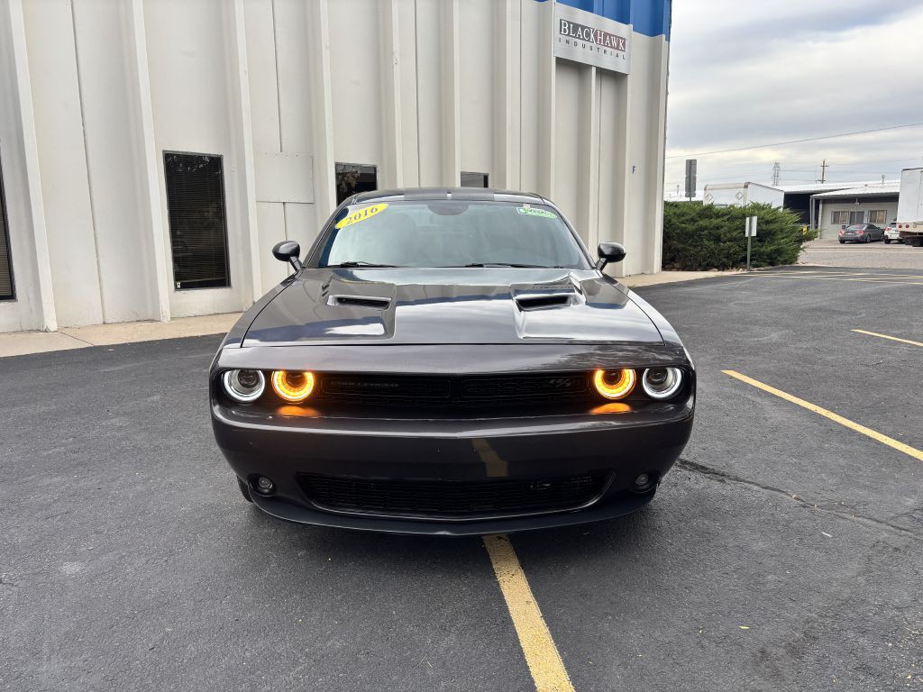 2016 Dodge Challenger Image 2