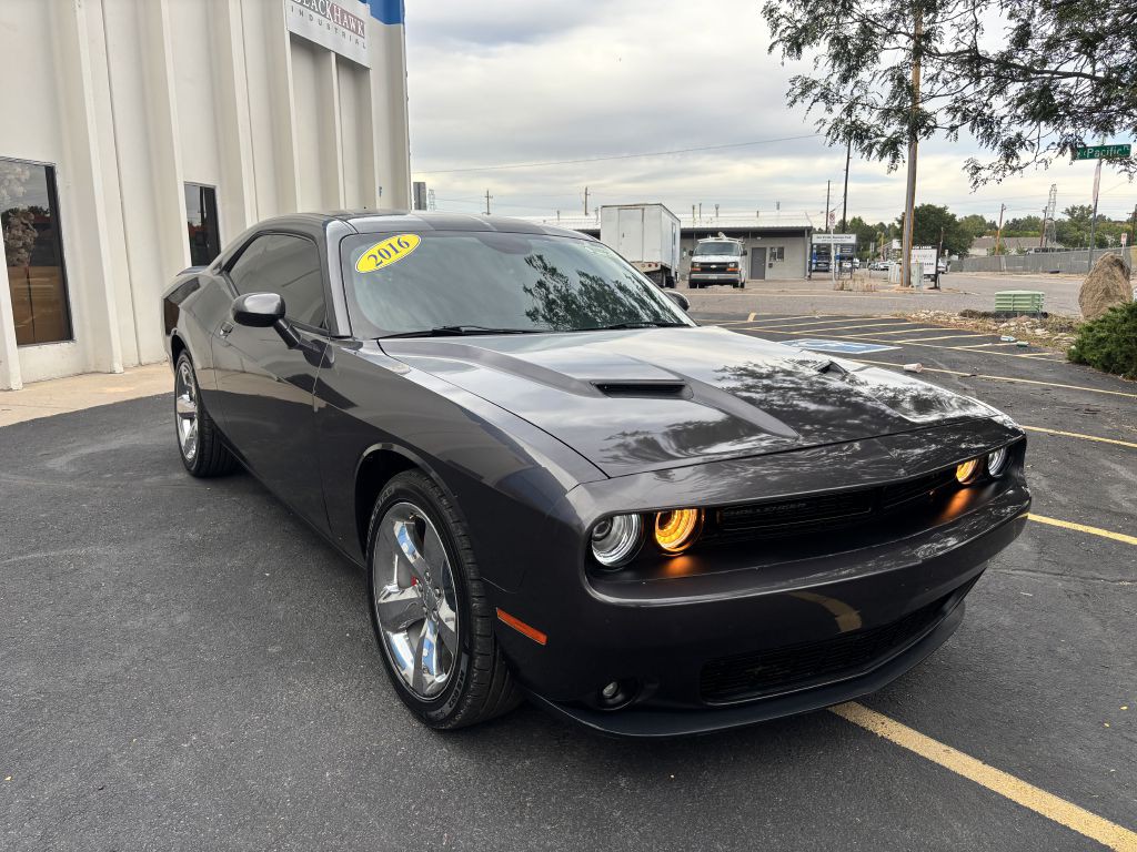 2016 Dodge Challenger Image 9