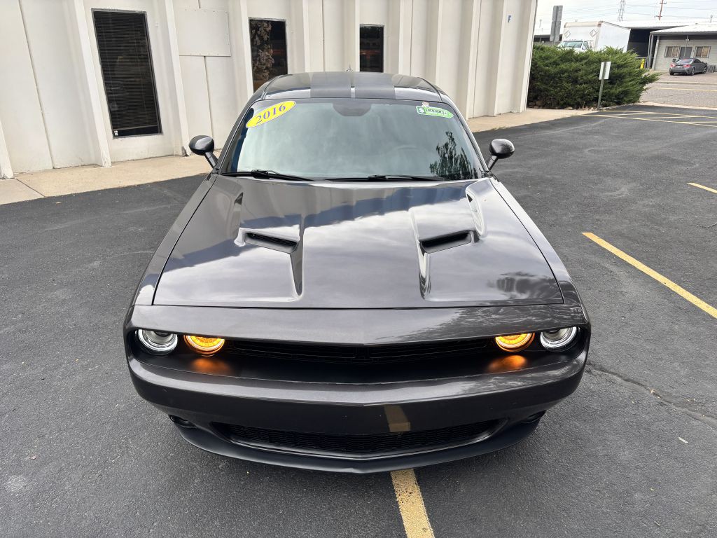 2016 Dodge Challenger Image 10