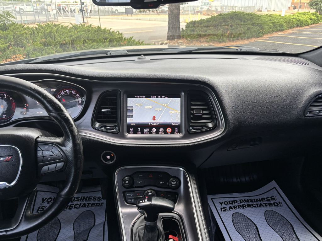2016 Dodge Challenger Image 17
