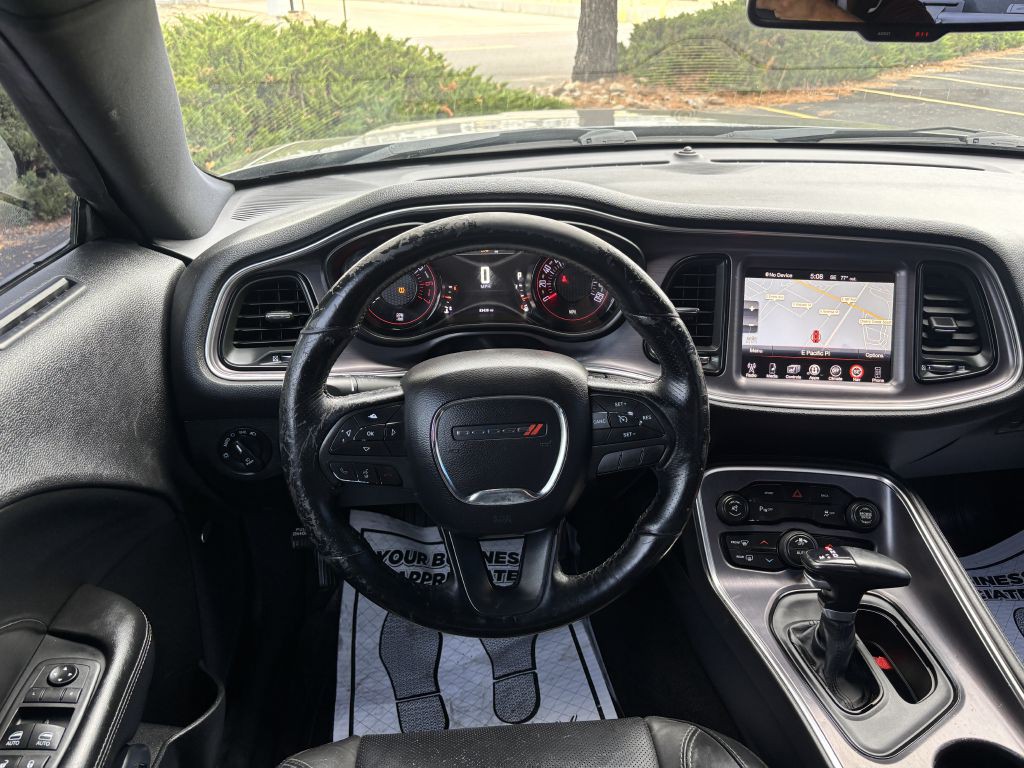 2016 Dodge Challenger Image 19