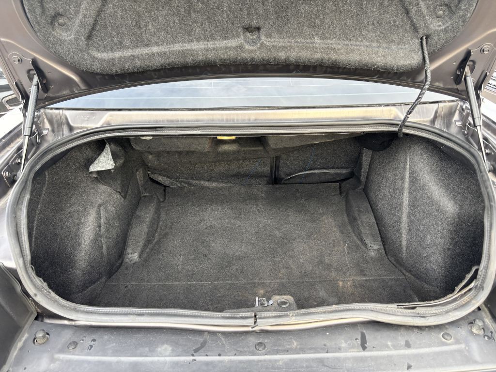 2016 Dodge Challenger Image 24