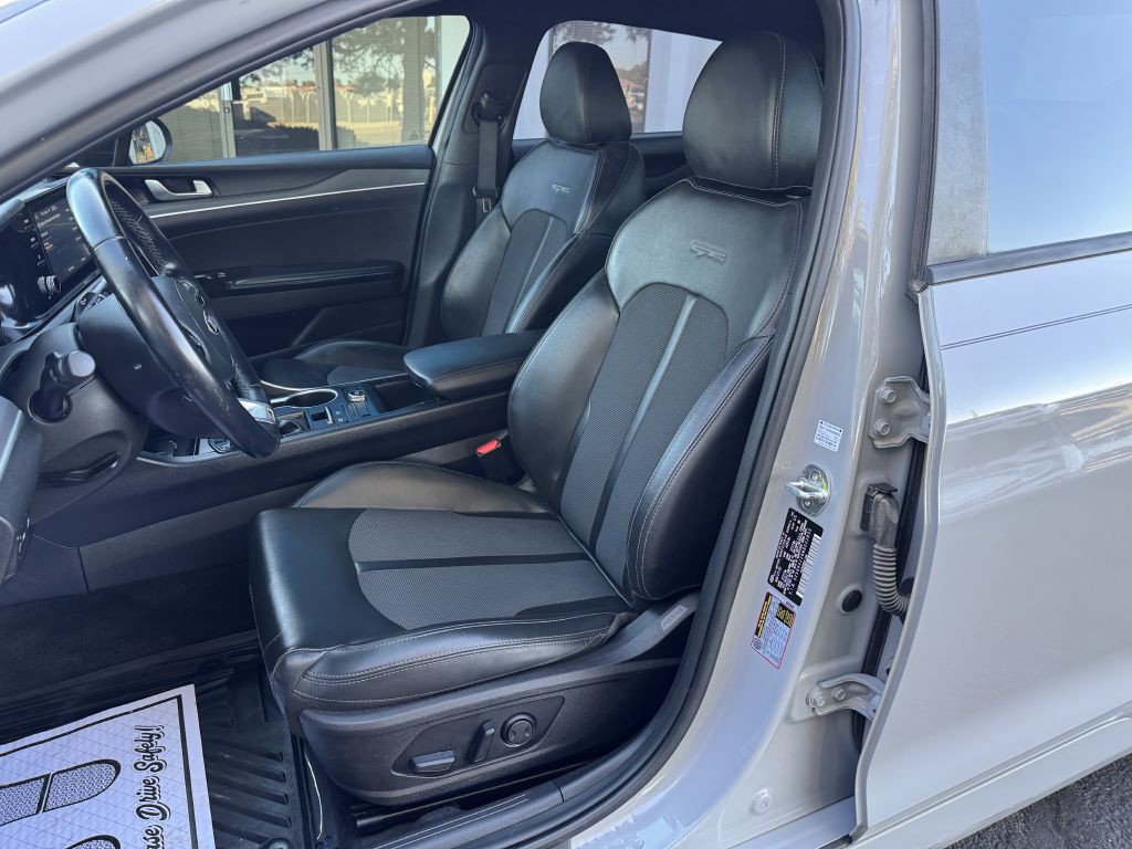 2021 Kia K5 Image 12