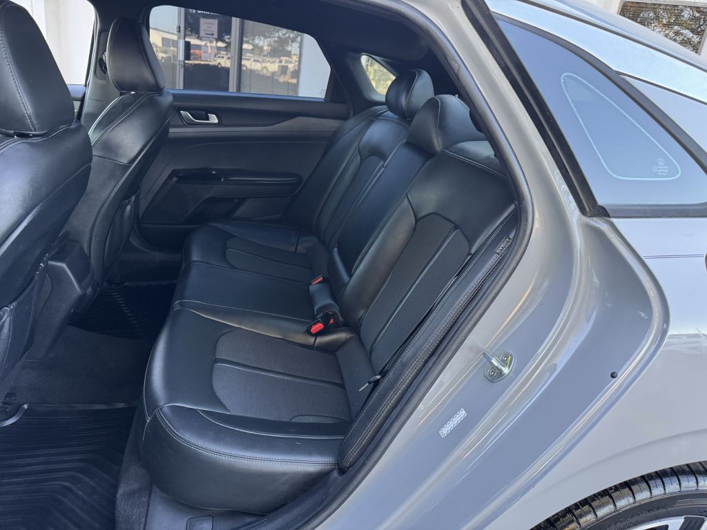 2021 Kia K5 Image 16