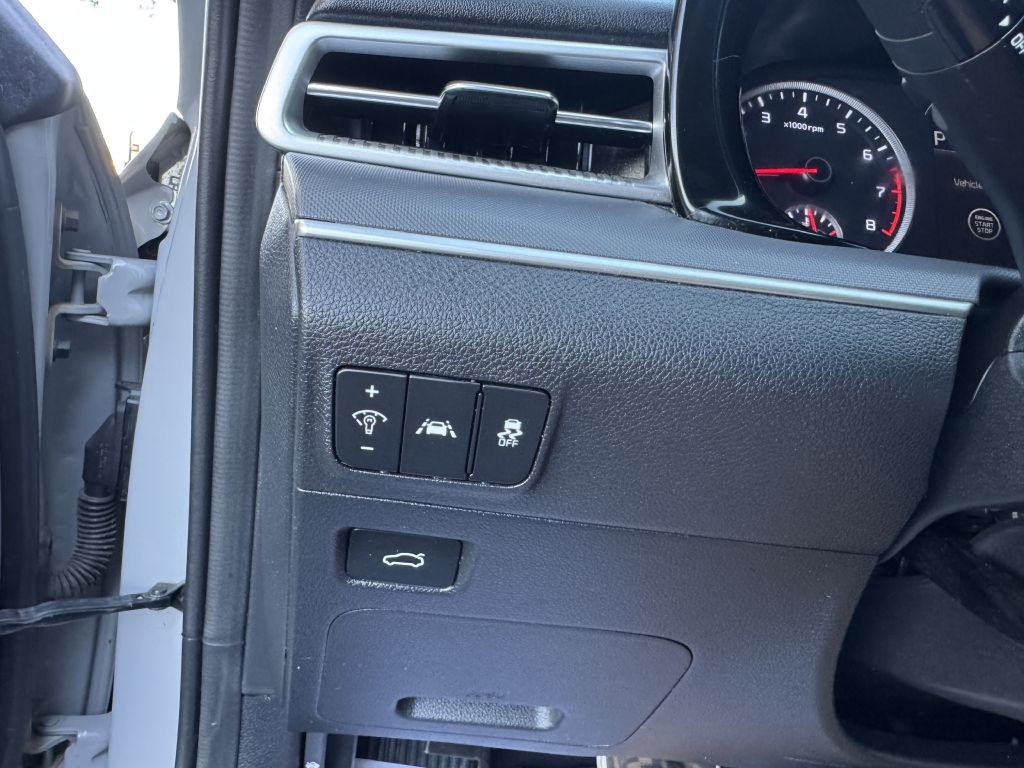 2021 Kia K5 Image 23