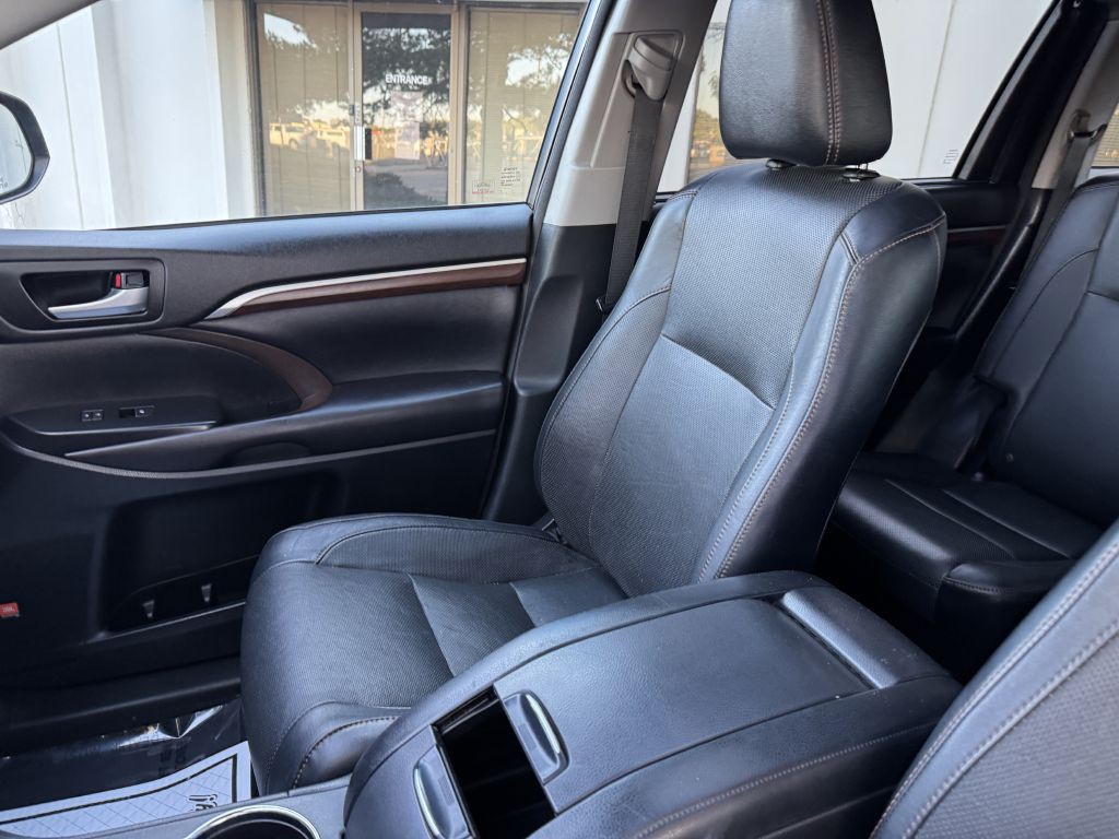 2016 Toyota Highlander Image 13